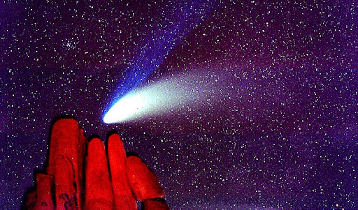 What Does Hale-Bopp Comet Look Like